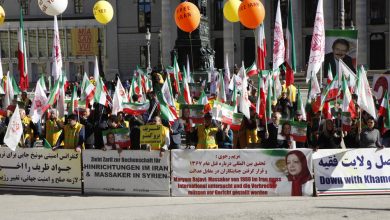 مظاهرات للقماومة الايرانيه في باريس