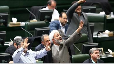 Iran: Raisi Adamant on Removing Official Exchange Rate, MPs Warn of Consequences