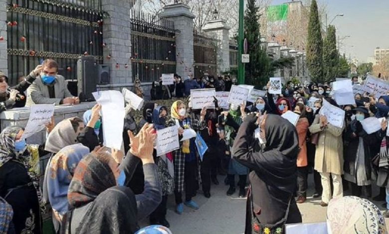 IRÁN: Docentes organizan protestas en más de 100 ciudades