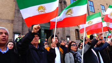 Iranians Protesters Confront MOIS Show Outside Hamid Noury Courthouse in Stockholm