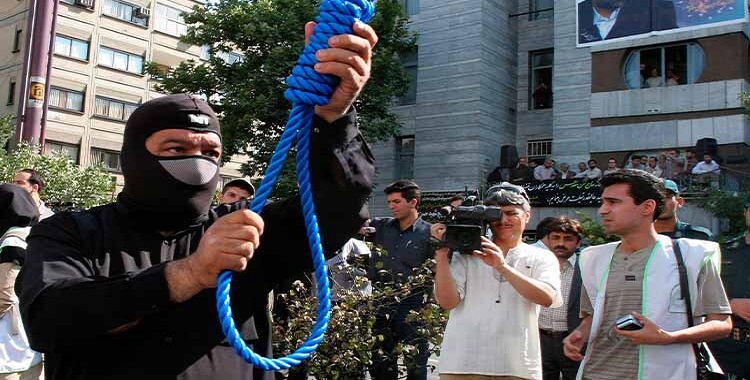 Iran: Execution of 8 Prisoners, Including Two Women, in Two Days