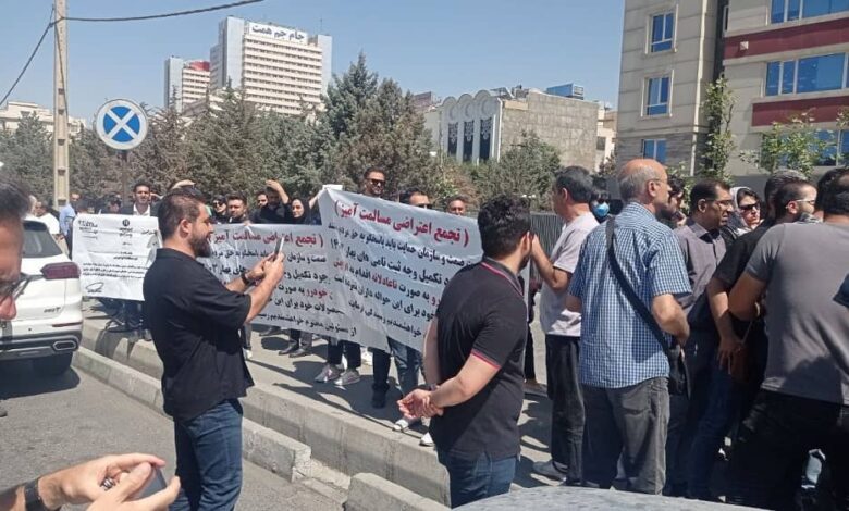 Iran News: Protests Escalate Amidst Economic Hardship and Government Repression