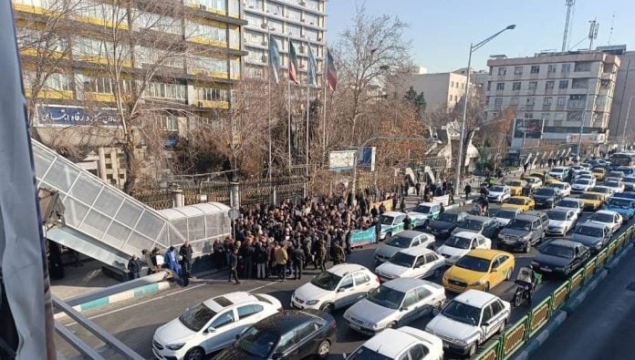 Iran Protests: Nationwide Demonstrations Highlight Economic Hardship and Oppression