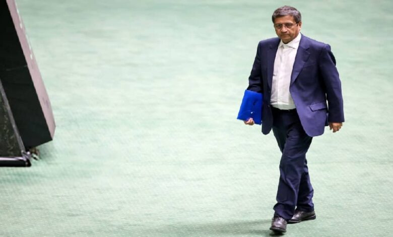 Rival Factions in Iran Clash Over Economy Minister’s Fate Amid Economic Collapse