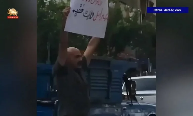 Iran Protests: Defiant Tehran Protester Arrested After Shouting “Death to Khamenei” in Broad Daylight