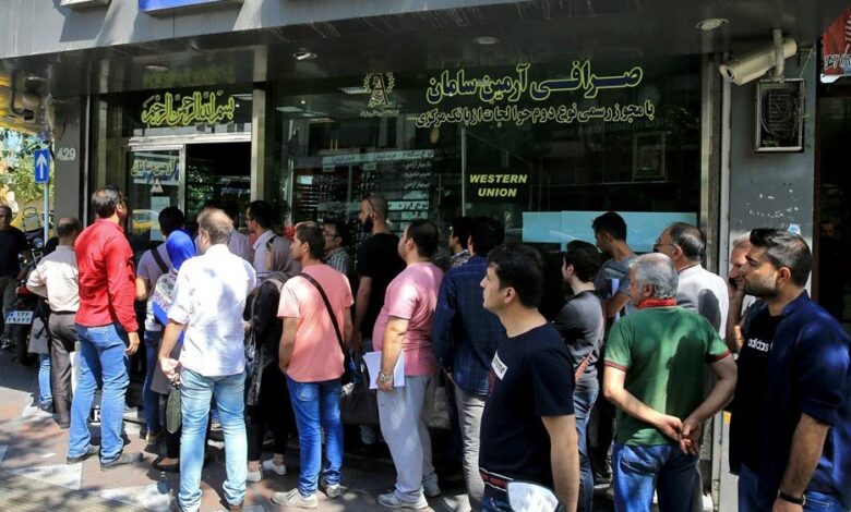 Iran’s Currency Breaks Records as Water Crisis, Toxic Air and Parliamentary Infighting Signal a System Under Strain