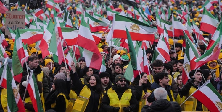 Iran: On 1979 Revolution Anniversary, Berlin Demonstration Reaffirms “No to Shah, No to Mullahs”