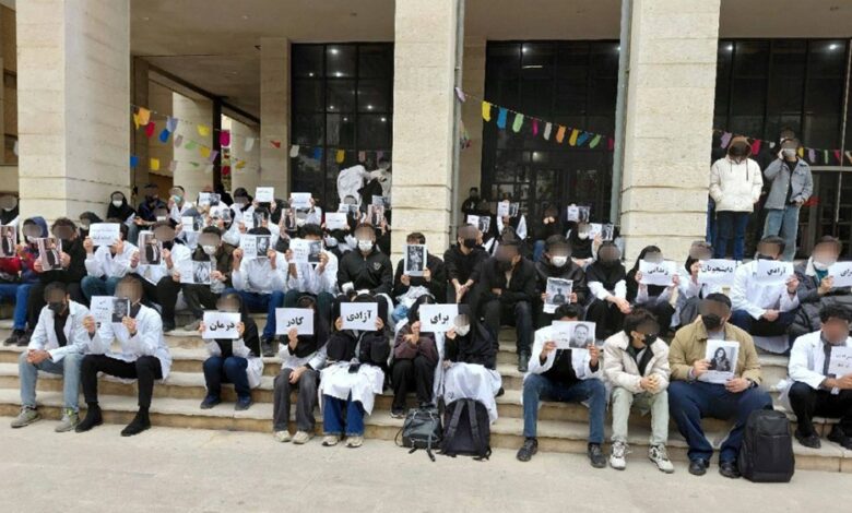 Iran Protests Persist as Regime Admits Fear of Organized Resistance and Social Collapse