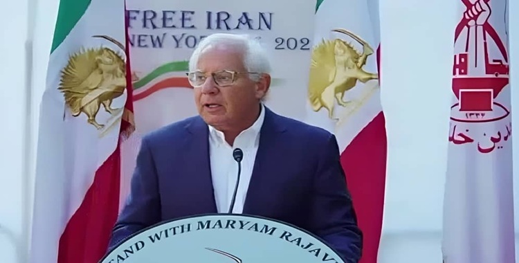 Senator Robert Torricelli: The Iranian People Are Being Given a Second Chance at Freedom—No Kings, No Clerics