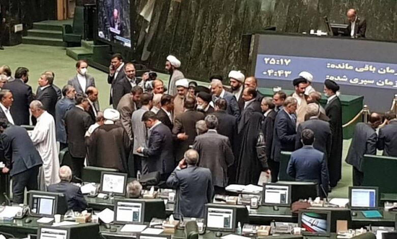 Iranian Regime Faces Elite Infighting, Economic Collapse, and Infrastructure Failures Amid Fragile Ceasefire