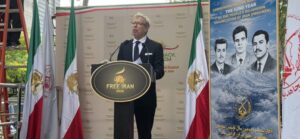 New York Rally Rejects Tehran’s Rule and Backs Democratic Change as Pezeshkian Addresses UN