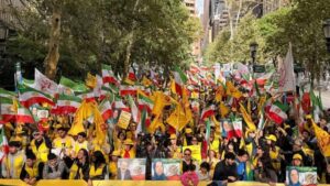 New York Rally Rejects Tehran’s Rule and Backs Democratic Change as Pezeshkian Addresses UN